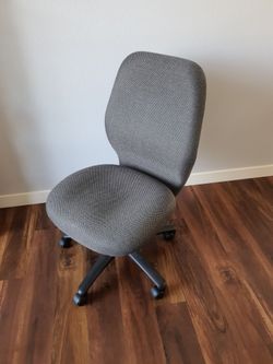 Free Swivel Chair
