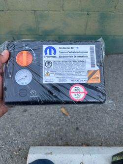Emergency flat tire repair kit