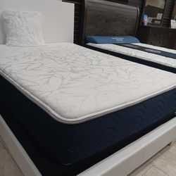 *Weekly Feature!!!*---Mature Renaissance White King Bed Frames---Now $199!!!---Delivery Available🫶