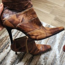 100 original leather ankle boots, size 9