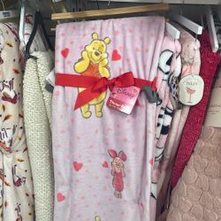 New Winnie The Pooh Valentines Blanket