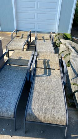 Chaise Lounges - Free