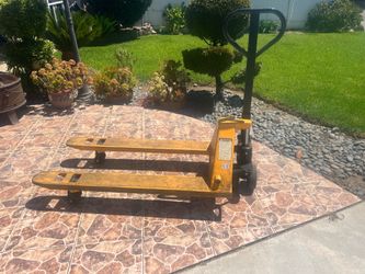 Uline pallet Jack 5500 lbs capacity good working condition price is firm