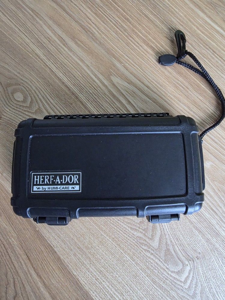 Herf-a-Dor Cigar Travel Humidor