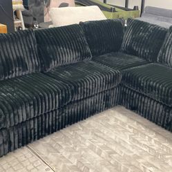 New 119x92 furry corduroy sectional couch : free delivery