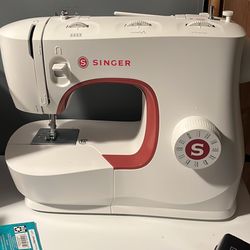 Singer Sewing Machine 