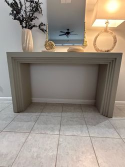 Wood entry table