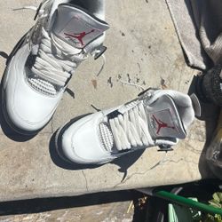 Jordan 4s
