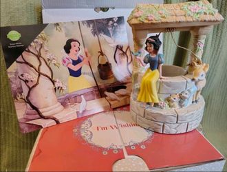 Scentsy Snow White warmer
