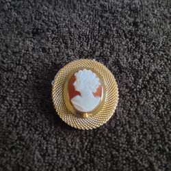 Cameo Pendant/brooch 