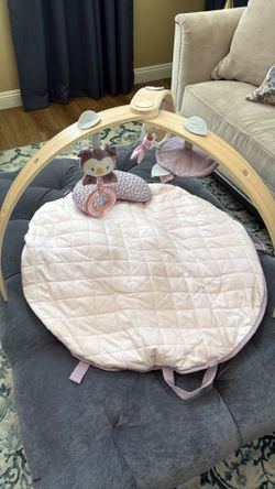 Baby lounge pad