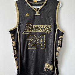 Kobe Bryant Los Angeles Lakers Retro Vintage NBA Basketball Jersey -  STITCHED - Brand New - Men's - Size Medium for Sale in Elgin, IL - OfferUp