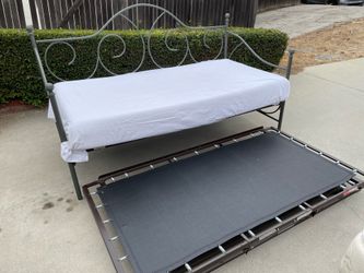 Trundle Bed