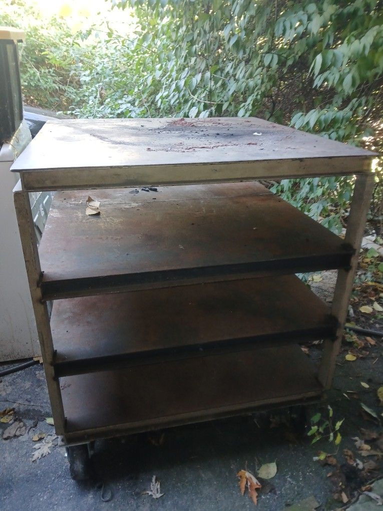 Heavy Duty Metal Work Table With 2 Shelves And Casters