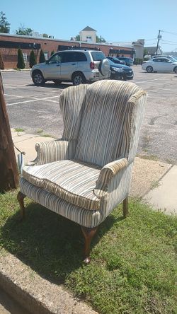 FREE Excellent Condition Accent Chair!