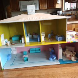 Vintage Marx Metal Doll House With Furniture 