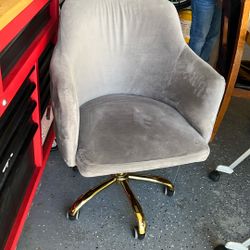 Free Chair 
