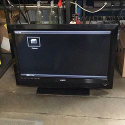 32in VIZIO HD TV  CHEAP