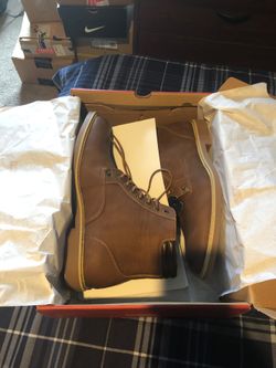 Levi’s men boots size 9.5 tan