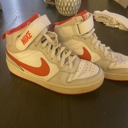 Nike Shoes Size 5 Youth 