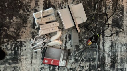 Nintendo Wii (4 Controllers + Super Mario)