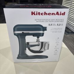 Kitchen Aid 5.5 qt Mixer Brand New 