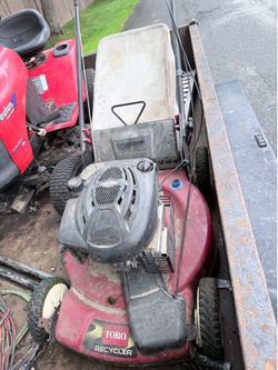 Self-propelled bagger