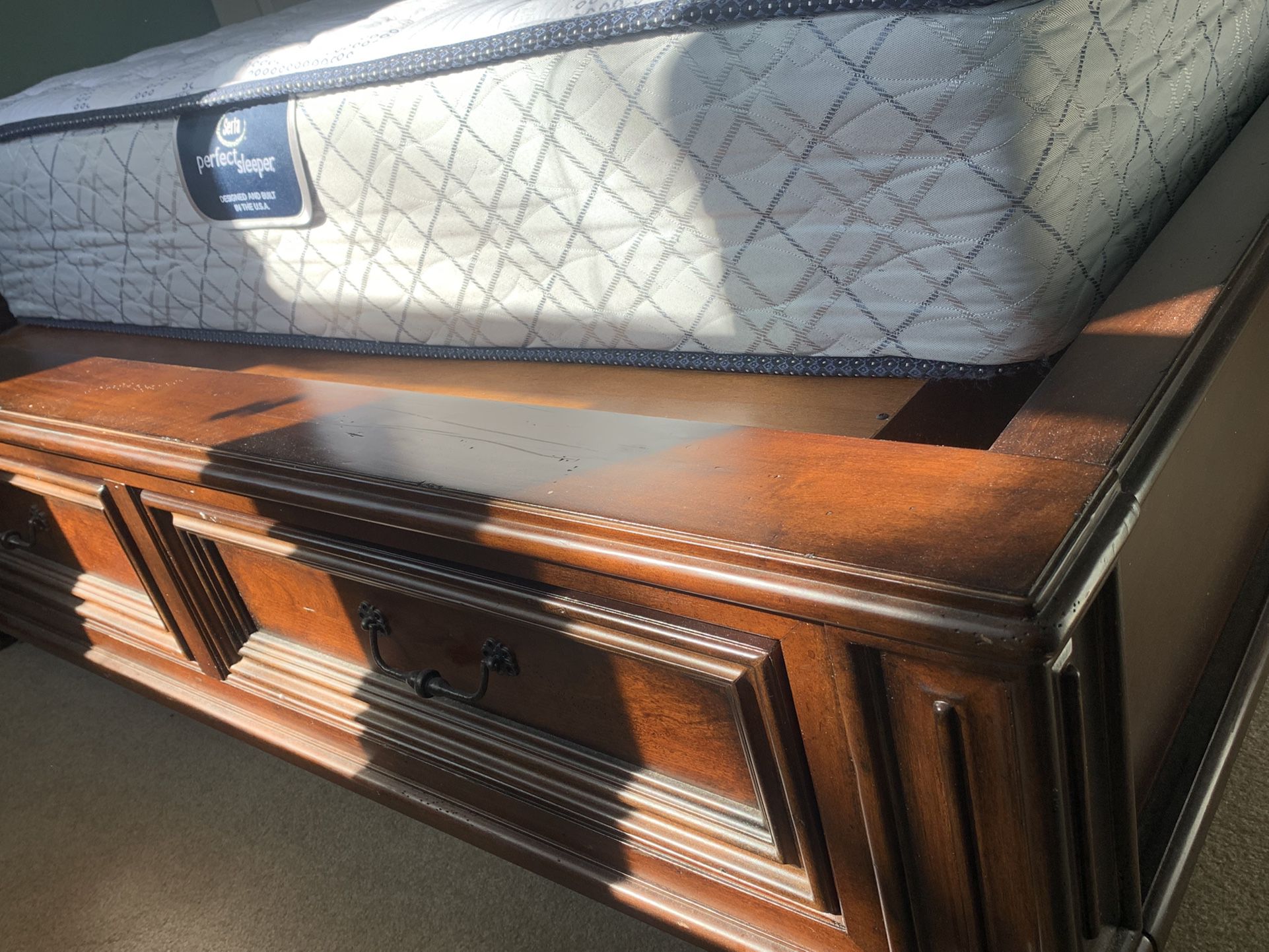 Queen Size Bedroom Furniture Set (Solid Wood)