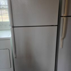 Whirlpool Brand Refrigerator🌟🌟🌟🌟🌟 Guaranteed To Work!