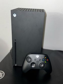 Xbox One Series X ( Wireless Rechargeable Turtle Beach Headset Included)