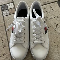 NEW Tommy Hilfiger Women Sneakers Size 7.5
