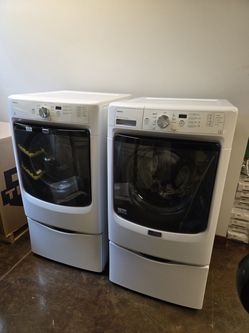Maytag Maxima Washer & Electric Dryer Set with Pedestals - EUC