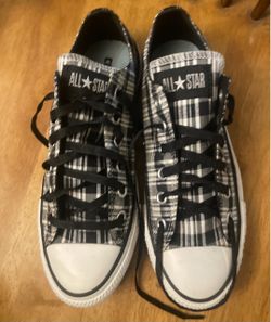 Converse chuck Taylor size 8 woman