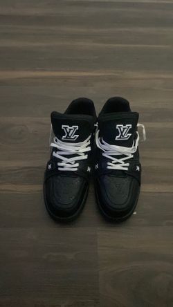 LV trainers size 12 black