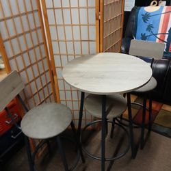 3/pice Pub Chairs/Table Set!