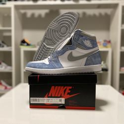 Jordan 1 .hyper Royal Size 13 Deadstock 