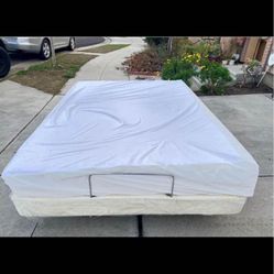 Tempurpedic Queen adjustable bed with remote. $450 Obo