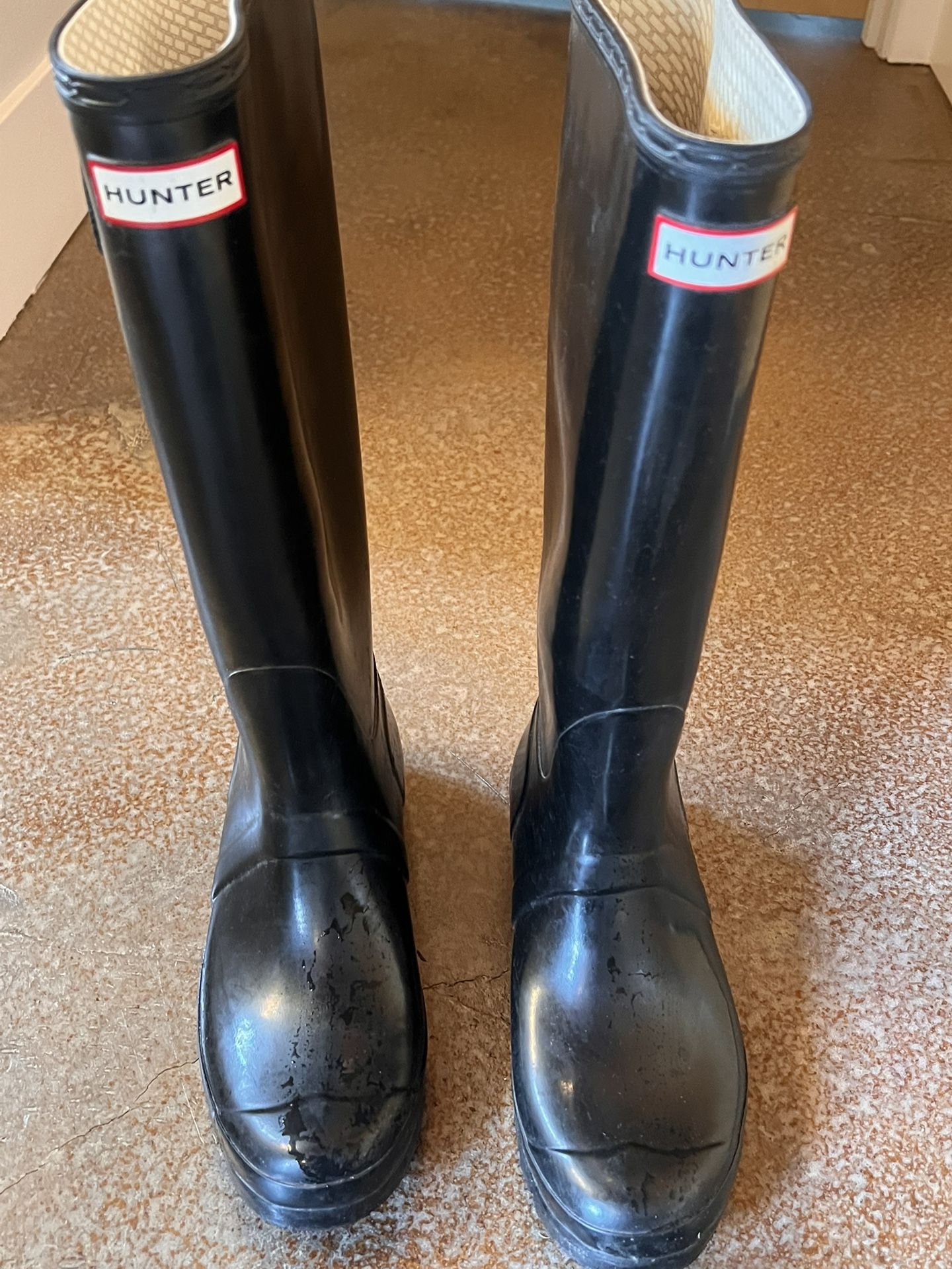 Hunter Boots, Women’s Tall Rain boots 10 (like new)