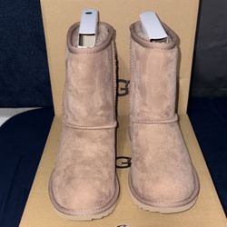 UGG size 5
