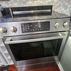 Bosch Oven/Range, Slide In Electric 