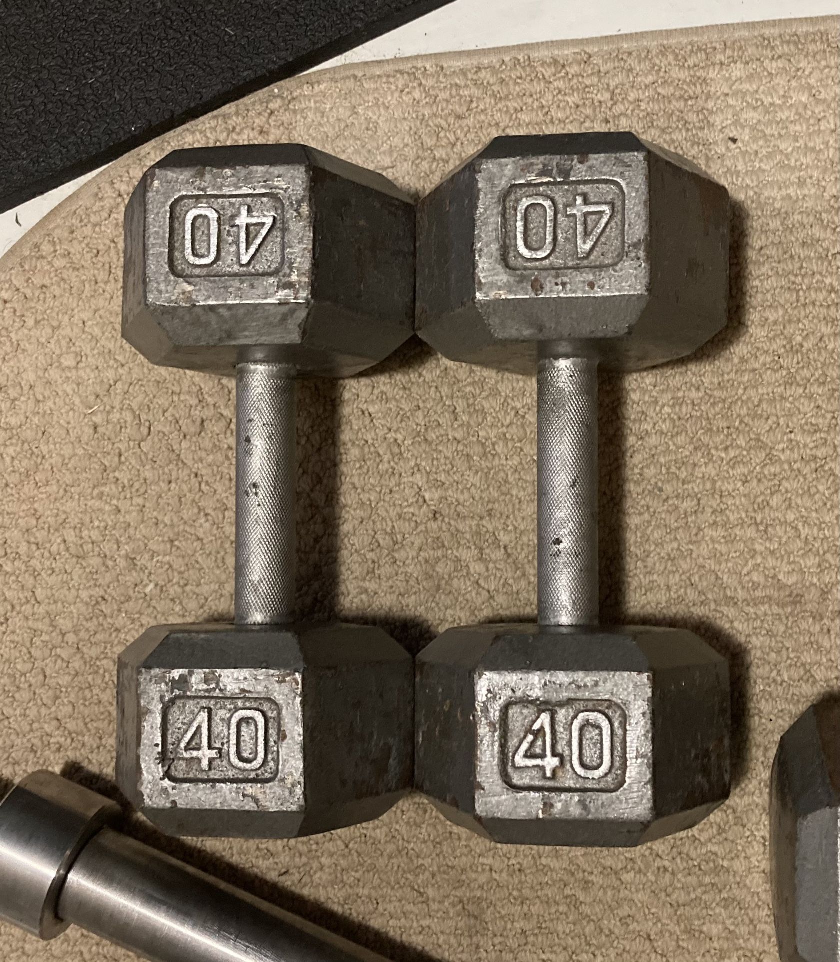 40 lb dumbbells dumbbell set x2 80 lbs total Cast Iron hex weights weight pair pounds pound 40lb 40lbs 80lb 80lbs Weightlifting