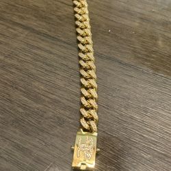 gold bracelet ( read Description)