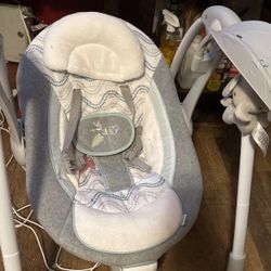 Compact portable Baby Swing Like New