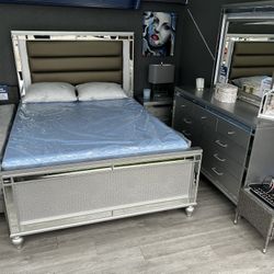Queen & King 4 Piece LED Silver & White Bedroom Set And Mattress Sale!