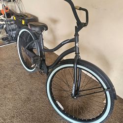 26-inch Women's Huffy Cranbrook Beach cruiser bike /(black light blue tires)