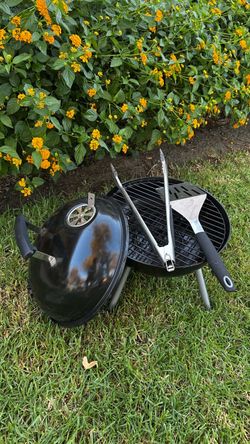 Expert Grill Portable Charcoal Grill With BBQ Set