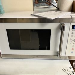 Hamilton Beach Microwave Oven 1.1 cubic ft