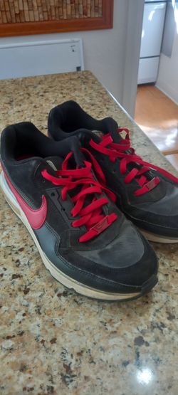 Black and Red Men Nike Shoes 10.5