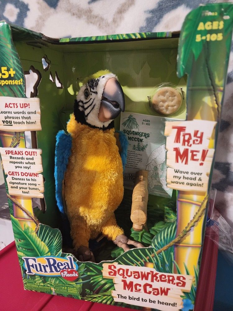 FurReal Friends Squawkers McCaw - Talking And Dancing Parrot