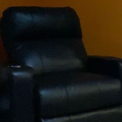 One Black Leather Power Recliner with Cup Holder – Excellent Condition